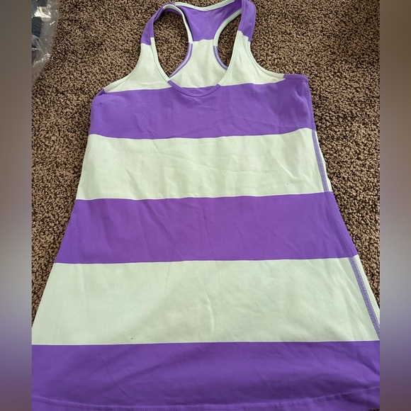 Size 6 lululemon tank - Picture 2 of 2